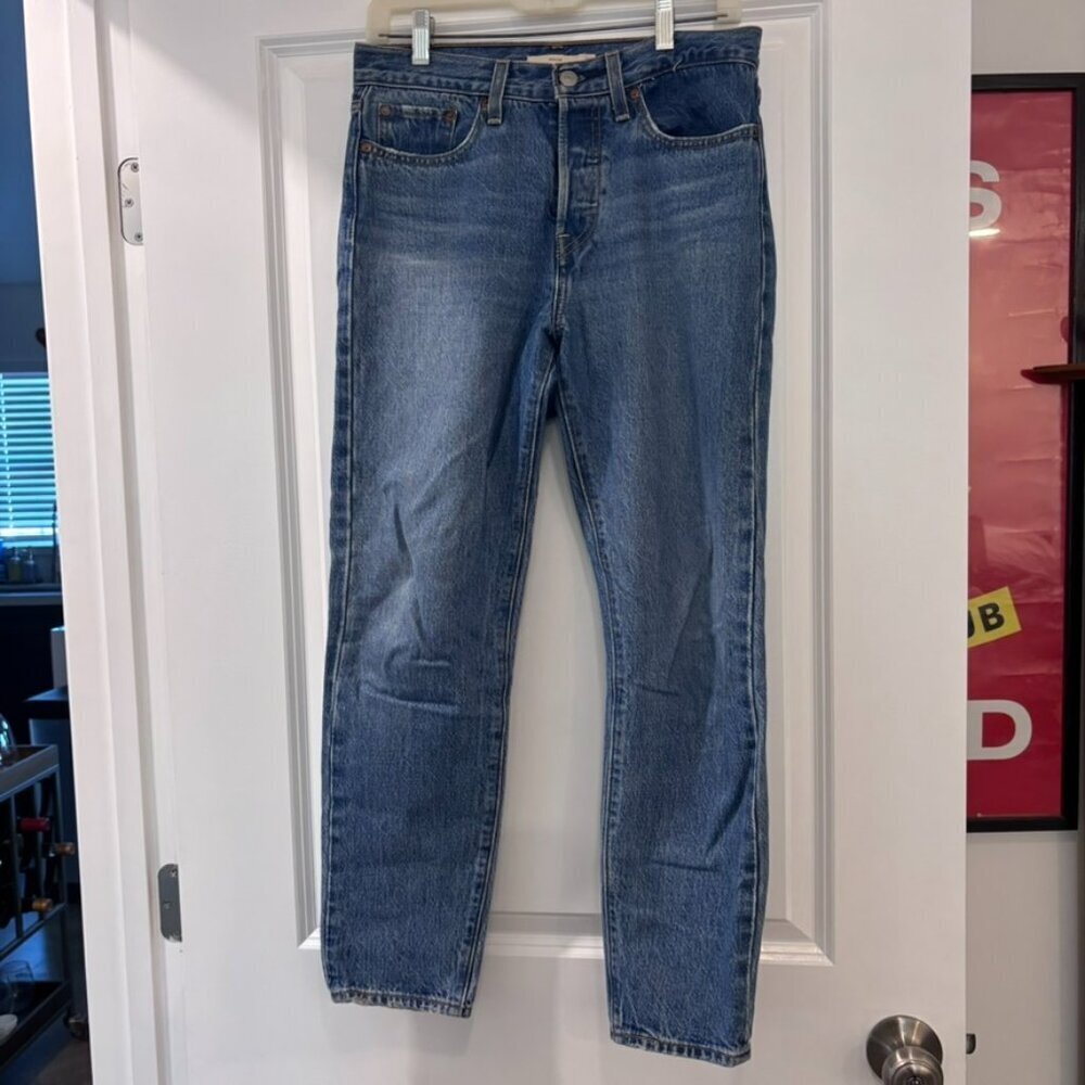 Levi's® Premium Wedgie Straight Ankle Women's Jeans. - Picture 2 of 9